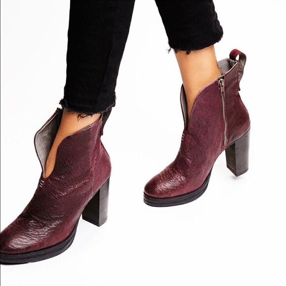 Free People Pebbled Leather Bolo Bandit Boot in Wine 40 - Picture 1 of 11